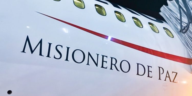 Aterriza el ‘Misionero de Paz’ en México con insumos médicos para atender COVID-19
