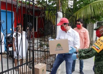 En una semana, entrega Ayuntamiento de Cozumel más de 14,500 despensas casa por casa: Pedro Joaquín