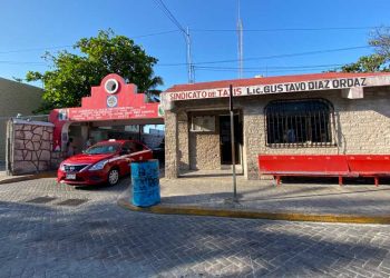 Taxistas de Isla Mujeres esperan ser incluidos dentro del programa apoyos