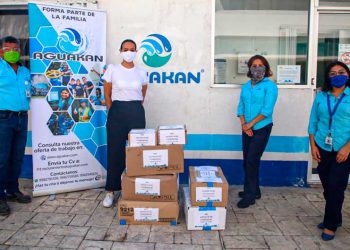 Se mocha Aguakan y dona kits de higiene para el personal operativo
