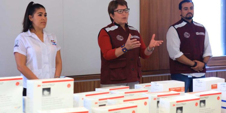 La presidenta Laura Beristain entrega apoyo al personal médico de Solidaridad