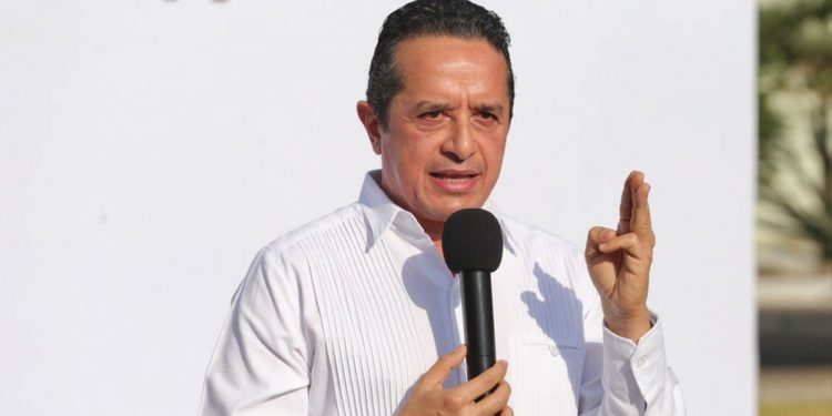 Si te quedas en tu casa estás salvando vidas: Carlos Joaquín