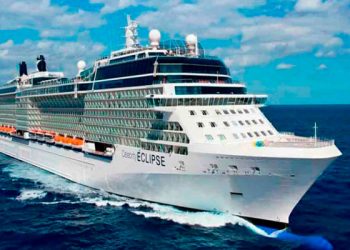 Mexicanos del Celebrity Eclipse bajaron en San Diego y se trasladaron al Aeropuerto de Tijuana