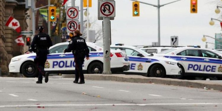 Tiroteo en Canadá deja al menos nueve muertos, incluido un policía y el atacante
