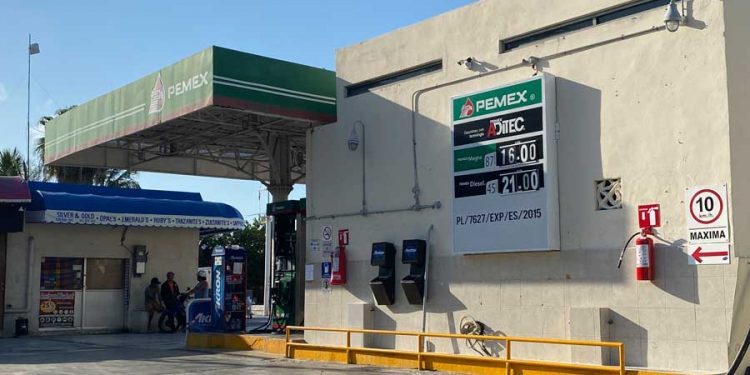 En Isla Mujeres sigue bajando el precio de la Gasolina