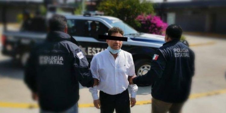 Detienen a exdiputado acusado de ataque con ácido a saxofonista