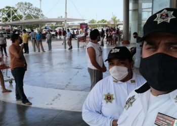 Mantienen Cancún limpio de basura y con policías verificando se cumplan las medidas sanitarias