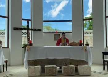 Conmemoran a la Santa Cruz de Sabán con misa virtual por Covid-19