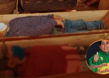 En Perú, un alcalde finge estar muerto en ataúd para no ser detenido por violar toque de queda