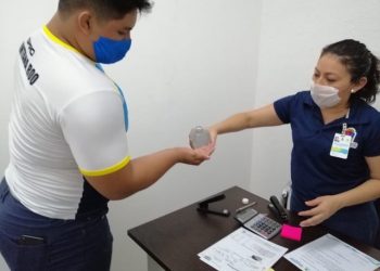 Pago de becas a los medallistas de Quintana Roo