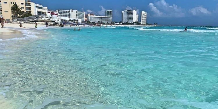 Ánimo, falta poco, incrementemos las medidas de higiene para estar en posibilidades reales de regresar a la nueva normalidad: Carlos Joaquín