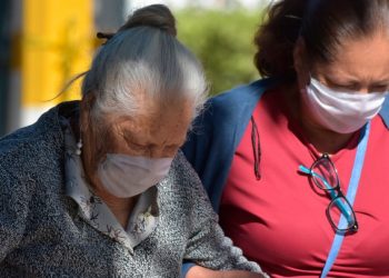El mejor homenaje que podemos rendir a las madres es cuidarlas y protegerlas: Carlos Joaquín