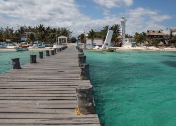 Municipios de QRoo requieren reactivar el turismo para recuperar la economía