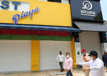 Recorren remodelación de la Quinta Avenida de Playa del Carmen