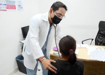 Embarazadas tienen garantizada de atención médica materna