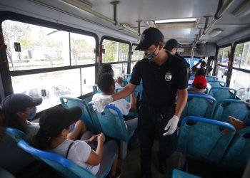 Ordena intensificar supervisión, para evitar sobrecupo en unidades de transporte público