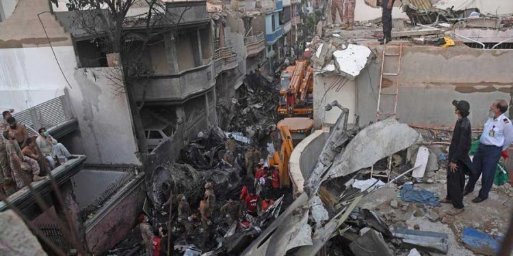 Había fuego y gritos’, así sobrevivió al avionazo en Pakístán