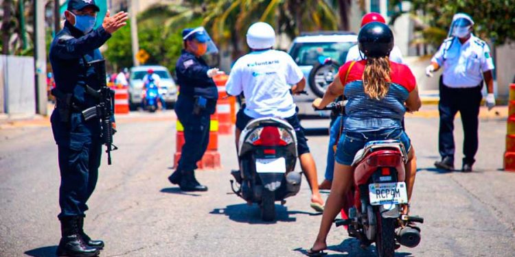 Exhorta Juan Carrillo a extremar medidas por Covid-19