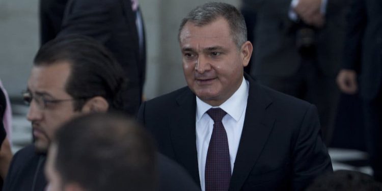 Presentan en Estados Unidos 13 mil páginas de pruebas contra excolaborador de García Luna