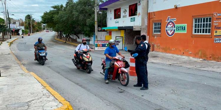 Filtros de vigilancia ante Covid-19 continuarán en Isla Mujeres