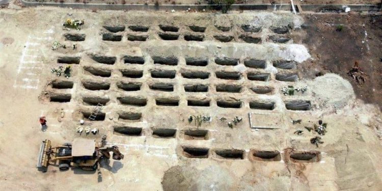Preparan en Acapulco 300 fosas para muertes por COVID-19, contagios van en ascenso
