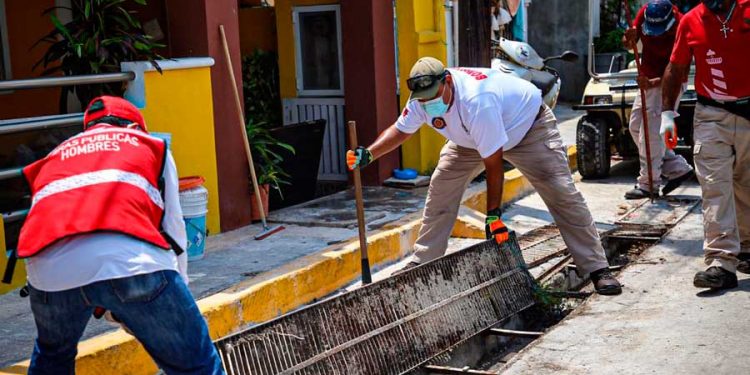 En Isla Mujeres se preparan ante la llegada de lluvias
