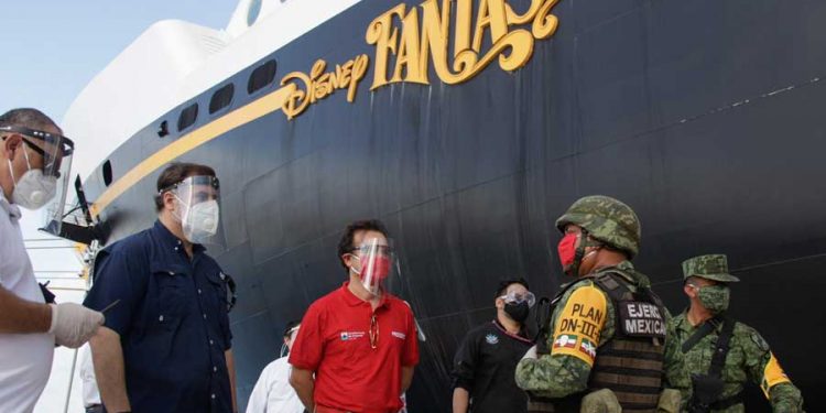 68 trabajadores mexicanos de Disney, libres de Covid-19 llegaron a Cozumel