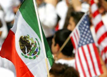Estados Unidos emite alerta sanitaria a estadounidenses en México por COVID-19