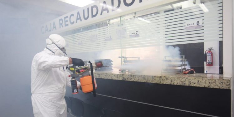 Sanitizan oficinas del Palacio Municipal de Benito Juárez
