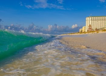 Distingue a Cancún recertificación de playas Blue Flag