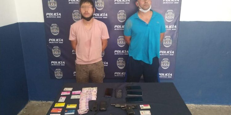 Por amenazar a una doñita con una pistola, caen dos delincuentes