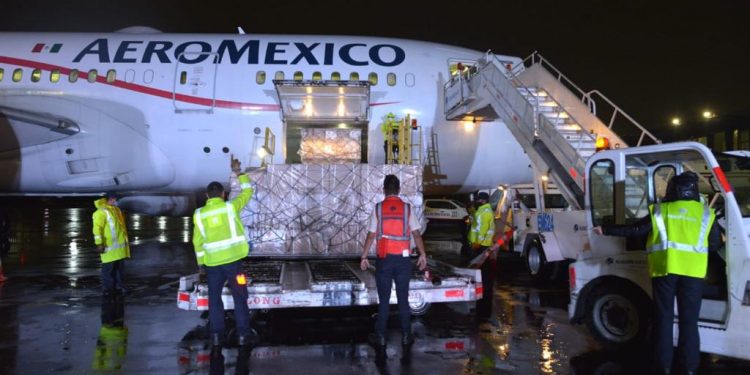 Recibe el ISSSTE 152 mil insumos de China