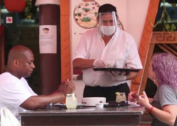 Con medidas de seguridad e higiene empiezan abrir algunos restaurantes y hoteles de Isla Mujeres