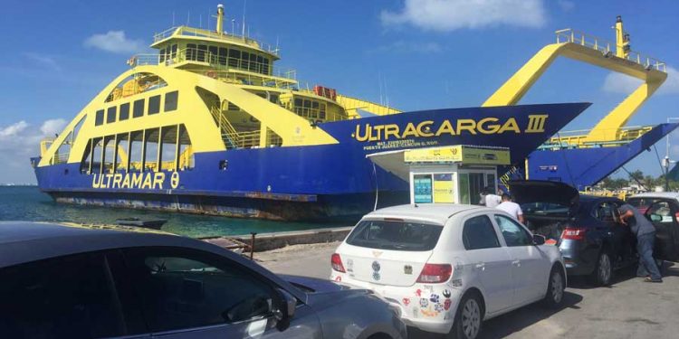 Incrementan transbordadores sus viajes hacia Isla Mujeres