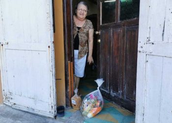 Continúa Gobierno de Isla Mujeres apoyando a sectores vulnerables ante Covid-19