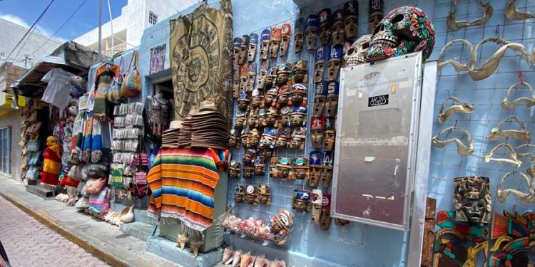 Pequeños comercios en Isla Mujeres empiezan a probar suerte