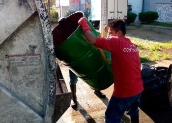 Refuerzan en zona continental de Isla Mujeres trabajos de limpieza