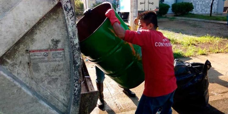 Refuerzan en zona continental de Isla Mujeres trabajos de limpieza