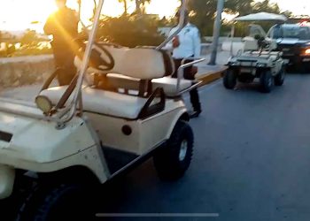 Remiten dos carritos de golf al corralón en Isla Mujeres por renta irregular