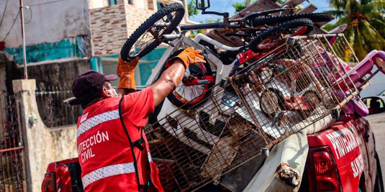 Realizan en Isla Mujeres jornada de descacharrización y mejoramiento de imagen urbana