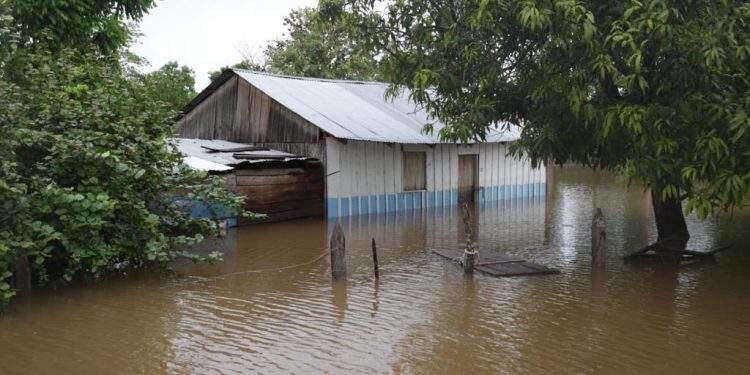 Alrededor de 3,251 familias han sido afectadas por las lluvias en Quintana Roo