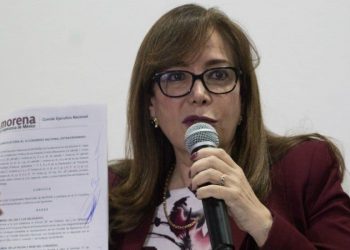 Morena presenta denuncia ante FGR contra Yeidckol