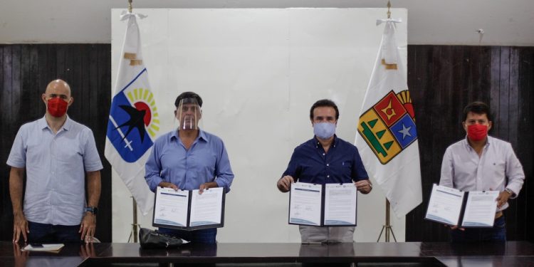 Firma Pedro Joaquín convenio de colaboración con el Hospital Internacional de Cozumel