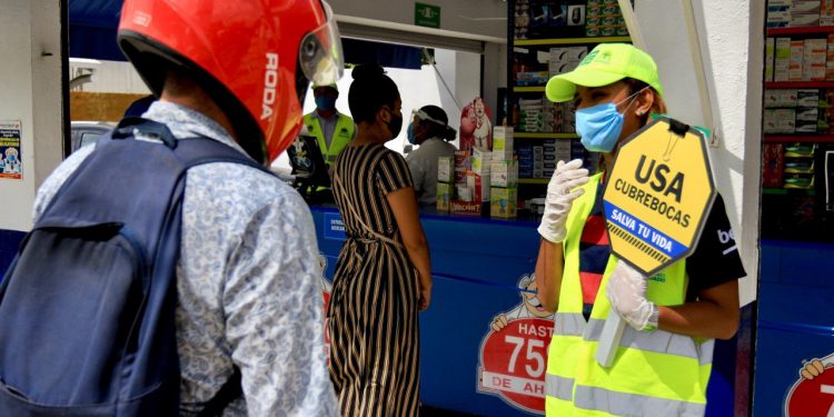 El equilibrio entre el cuidado de la salud y la recuperación económica es el rumbo a seguir: Carlos Joaquín