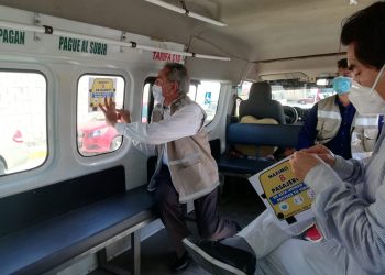 Capacidad máxima de 3 personas en taxis y 8 persona en combis