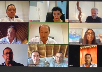 Carlos Joaquín se reúne con empresarios para revisar estrategias de recuperación económica