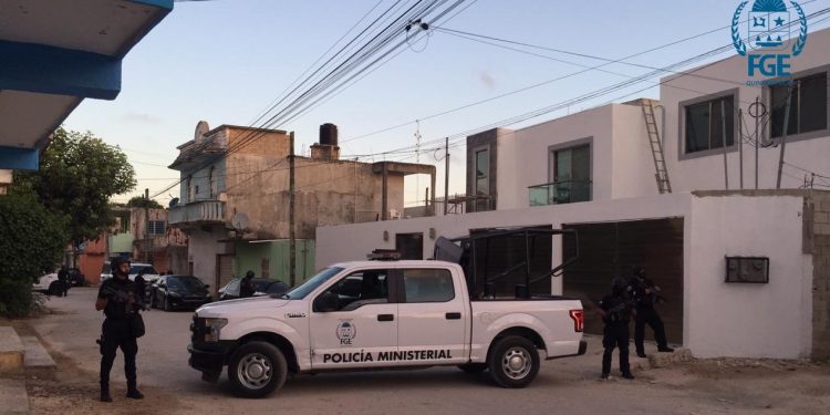 Catean vivienda en Bonfil donde pudieron haber ejecutado a una mujer