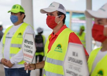 Insiste Pedro Joaquín en su llamado a Cozumeleños: Covid-19 sigue afuera y es muy peligroso