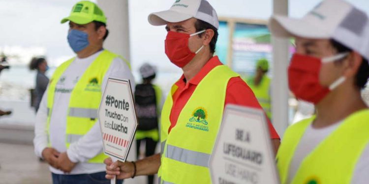 Insiste Pedro Joaquín en su llamado a Cozumeleños: Covid-19 sigue afuera y es muy peligroso
