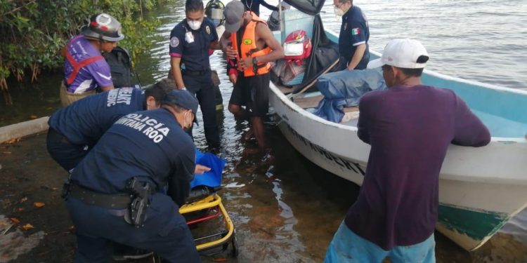 Siguen buscando a capitán de barco desaparecido en la laguna Nichupté
